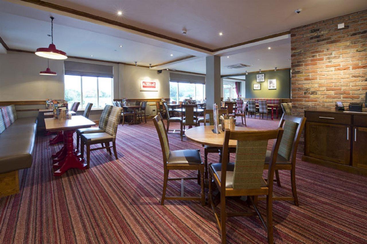 Premier Inn Sheffield/Barnsley Eksteriør bilde